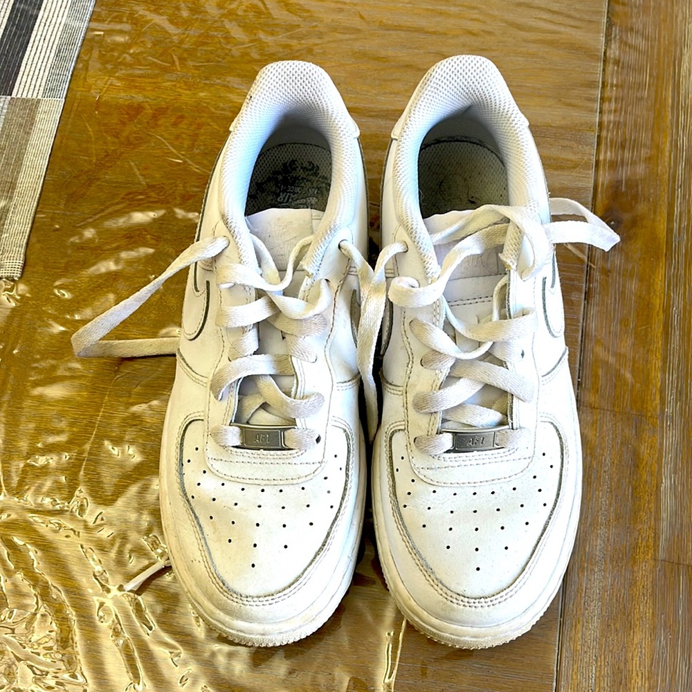 Air force size 5Y. Excellent condition! only wore 3 times.$20 or best offer